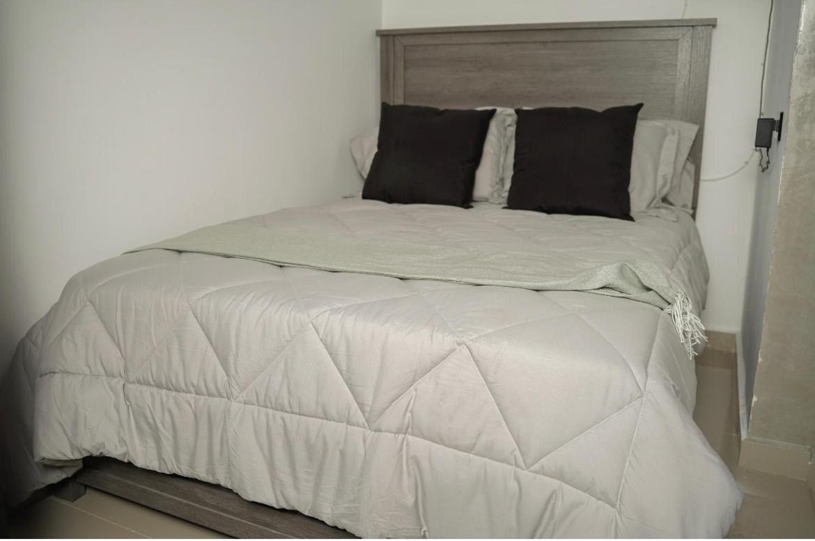 North Breeze Guest House 1 Левіттаун Екстер'єр фото